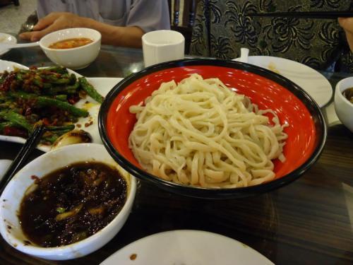 娱乐吃瓜酱吃面条视频